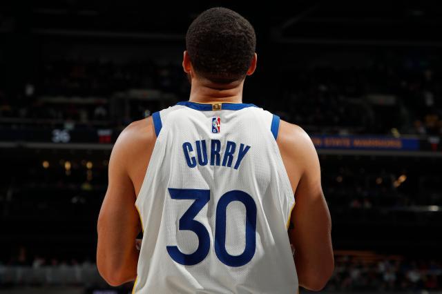 体育官网-只差1球加冕三分王！库里把登基时刻留到篮球麦加